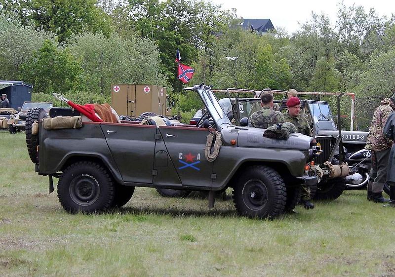 UAZ-469, vojenský terénní automobil, který získal pověst nezničitelného dříče.