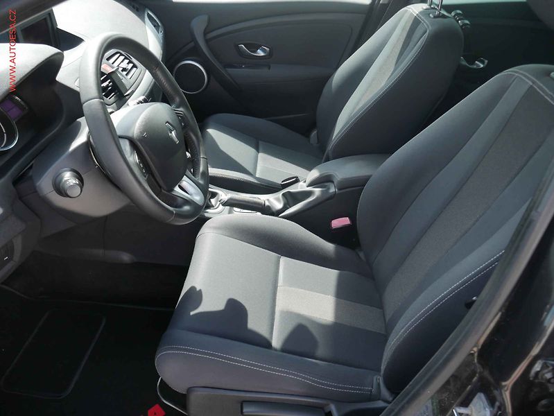 Renault Mégane (2010) 1.6i, AC, tempo, navi - fotka 9 z 20