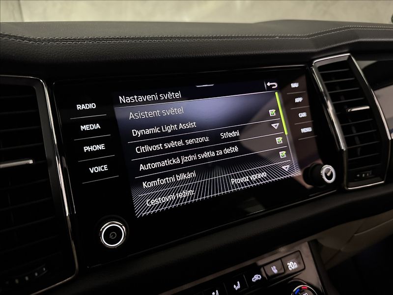 Škoda Kodiaq 2,0 TDi  DSG 4x4 L&K Virtual A - fotka 33 z 50