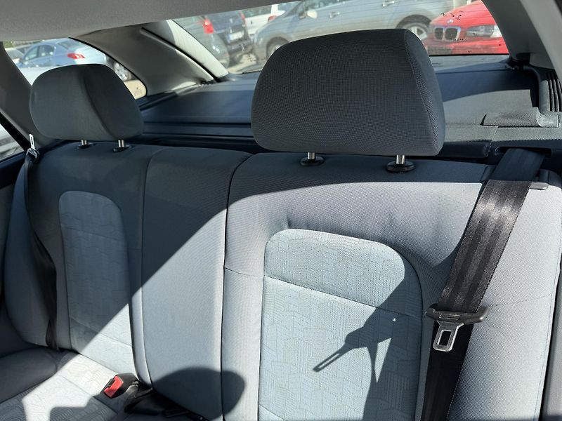 Škoda Fabia 1.4 MPI - fotka 10 z 19