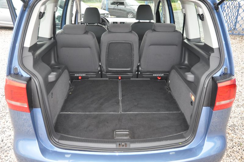 Volkswagen Touran 1.6TDi 77kW 7.míst - fotka 7 z 13