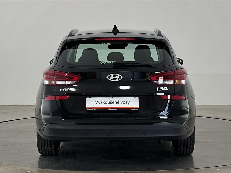 Hyundai i30 Smart DCT - fotka 17 z 26
