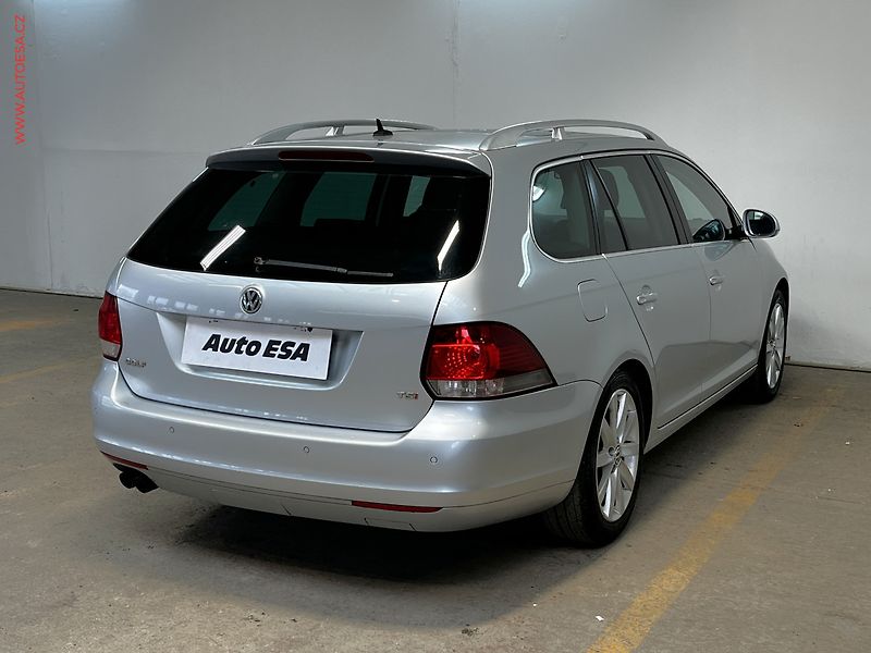 Volkswagen Golf (2010) 1.4 TSi, Highline, panor - fotka 4 z 14