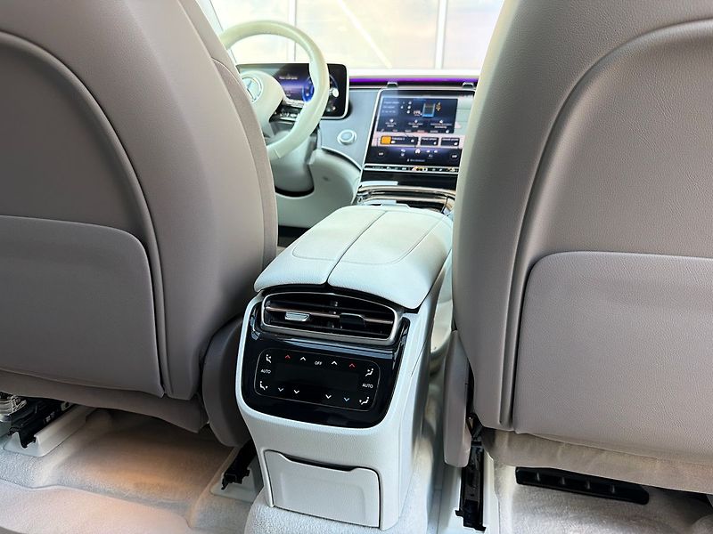 Mercedes-Benz EQE 500 AMG 4MATIC SUV - fotka 29 z 39