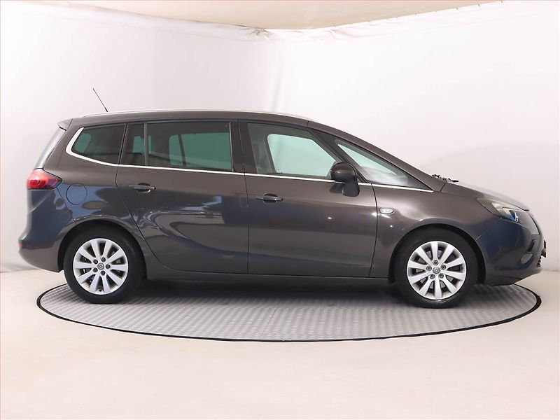 Opel Zafira (2016) Cosmo 2.0 CDTI, Automat - fotka 6 z 19