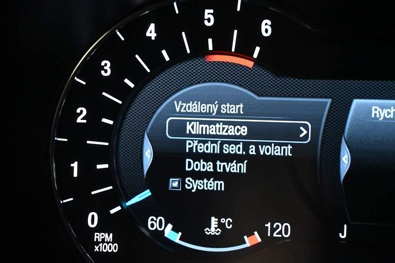 Ford Mondeo (2021) 2.0 ST-LINE 140 KW LED ACC 8AT - fotka 31 z 38