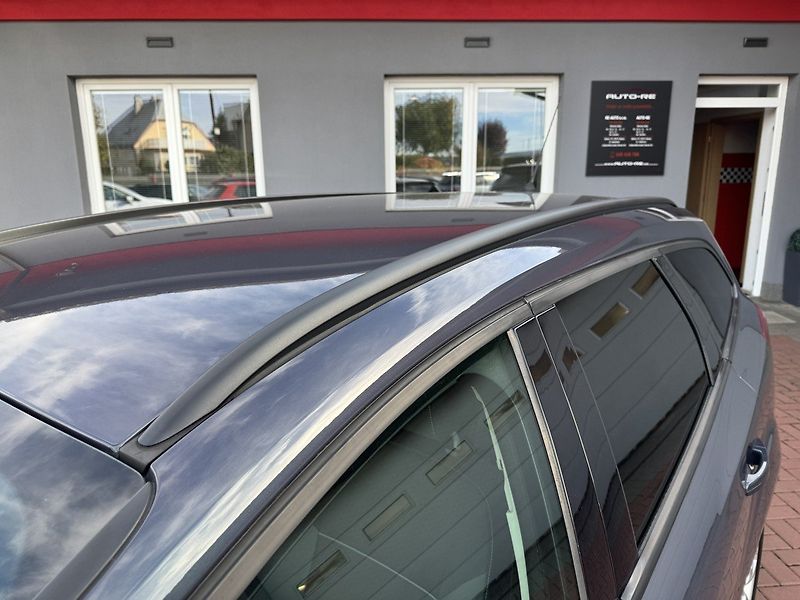 Ford Focus (2011) 1.6i Ti-VCT Klima Servis - fotka 45 z 50