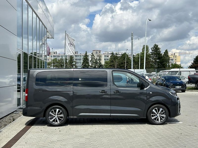 Toyota ProAce Verso (2025) L2 FAMILY 2,0D AT8 8 MÍST - fotka 13 z 14