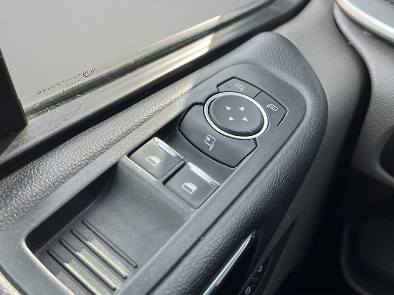 Ford Tourneo Custom (2021) TITANIUM L2 2.0 Ecoblue 136kW, - fotka 17 z 22