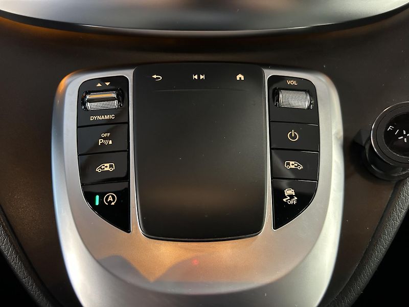 Mercedes-Benz Třídy V (2021) 300d AMG L 4Matic LED 360° NAV - fotka 11 z 31