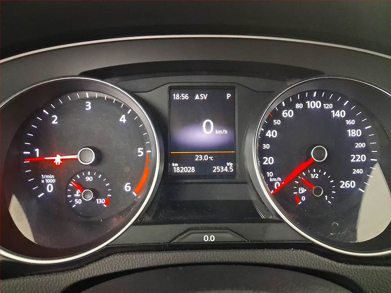 Volkswagen Passat (2016) R-Line 2.0 BiTDI, 4X4 - fotka 11 z 17