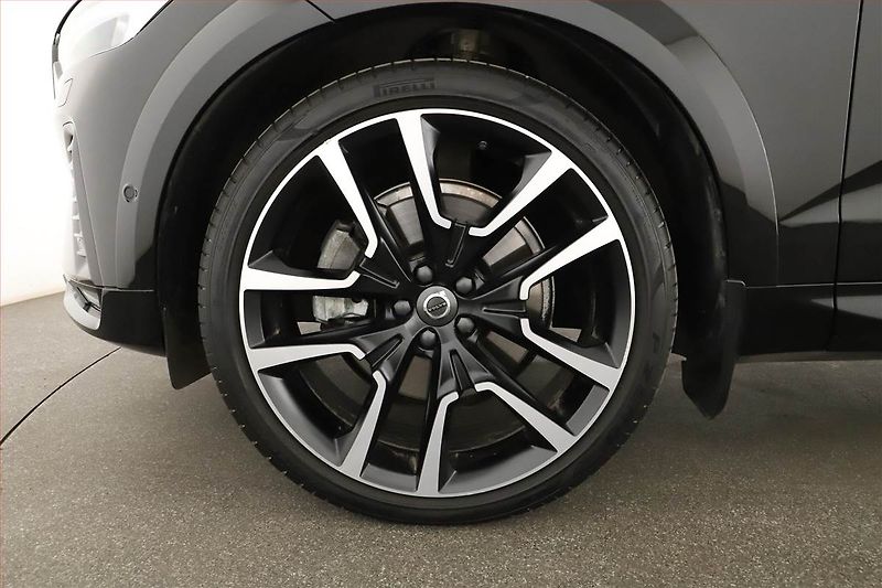 Volvo XC60 (2023) D5 AWD - fotka 12 z 20