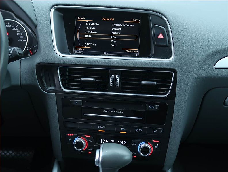 Audi Q5 (2015) design 2.0 TDI, 4X4, Automat - fotka 12 z 24