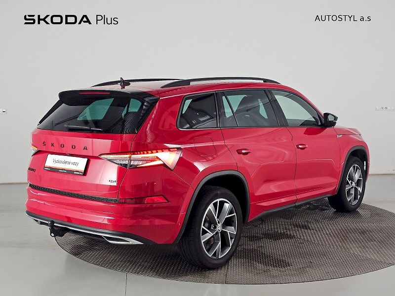 Škoda Kodiaq (2023) 2.0TSI 140kW 4X4 SPORTLINE TAŽ - fotka 2 z 35