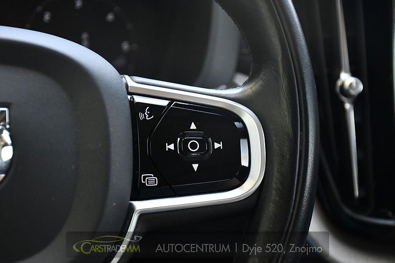 Volvo XC60 B4 INSCRIPTION AWD - fotka 29 z 53