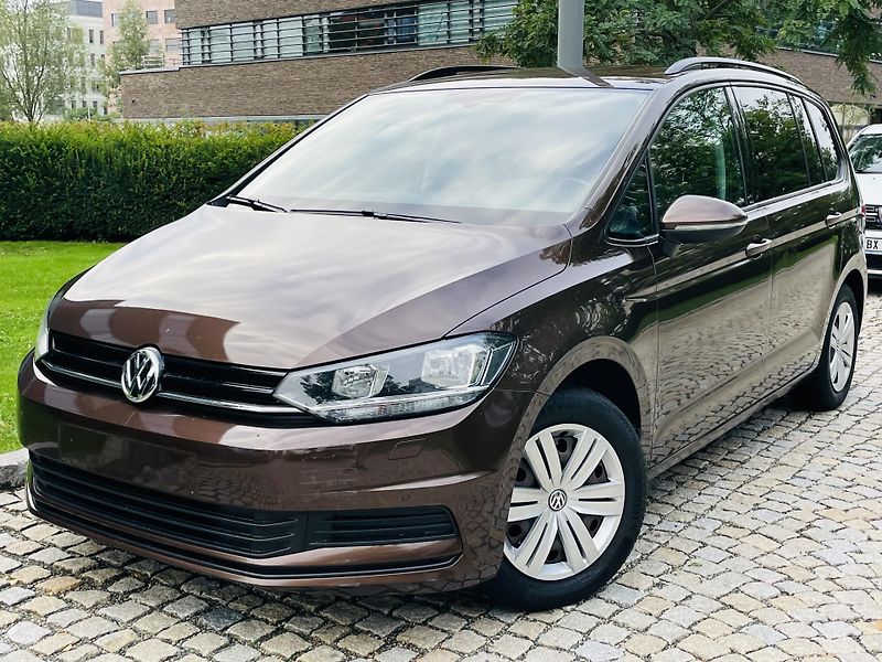 Volkswagen Touran 1.2TSI MANUÁL 7MÍST SERVISKA - fotka 2 z 42
