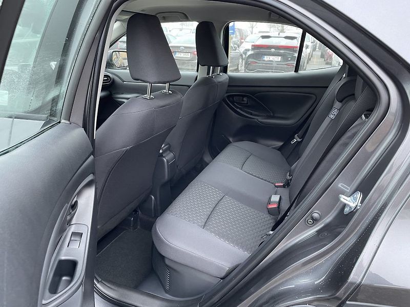 Toyota Yaris Cross 1.5 Hybrid Comfort ODBĚR IHNED - fotka 13 z 27