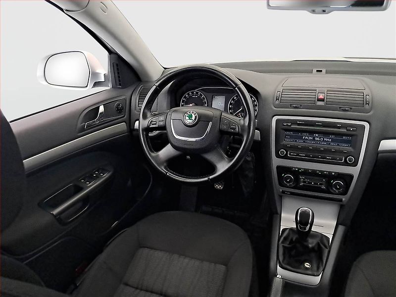 Škoda Octavia (2011) 1.6 TDI, po STK, udržované - fotka 7 z 20
