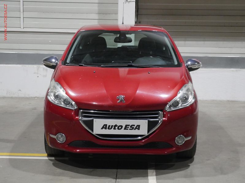 Peugeot 208 (2014) 1.6 VTi, Allure - fotka 2 z 15