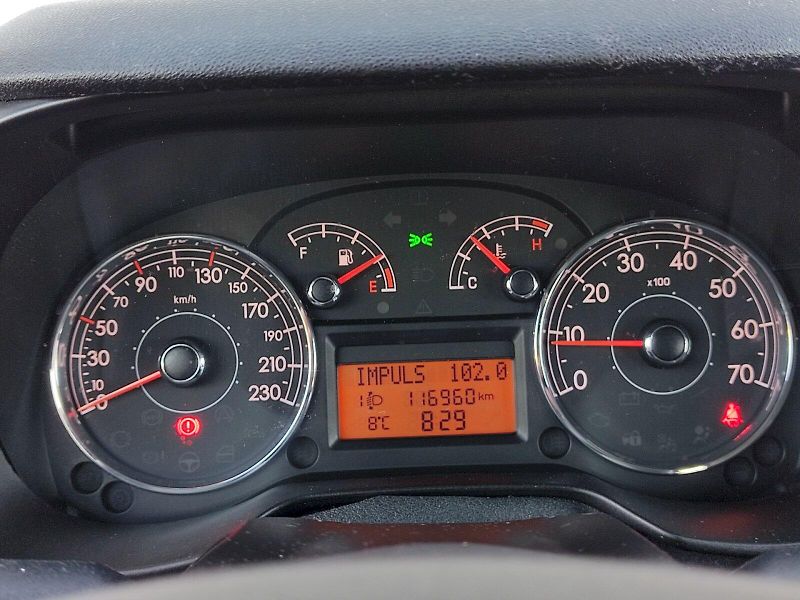 Fiat Punto (2008) 1.2 48Kw - fotka 7 z 28