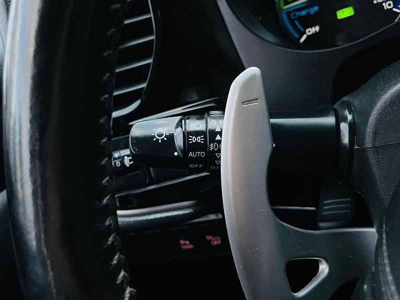 Mitsubishi Outlander 2.4i+HYBRID 4x4 SERVISKA TAŽNÉ - fotka 47 z 53