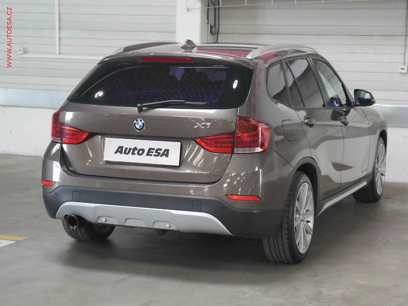 BMW X1 (2012) 2.0 d xD, Navi, xenon, kůže - fotka 6 z 21