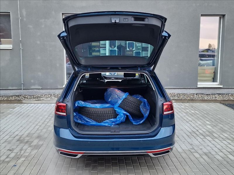 Volkswagen Passat 2.0TDI 147kW 4MOT DSG Eleg. - fotka 40 z 50