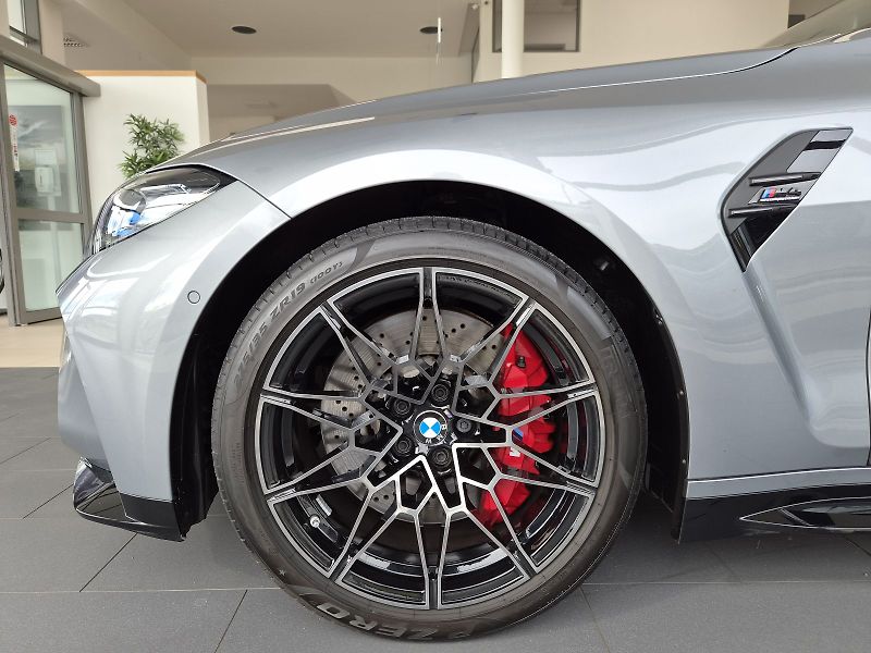 BMW M4 Competiton M xDrive - fotka 4 z 32