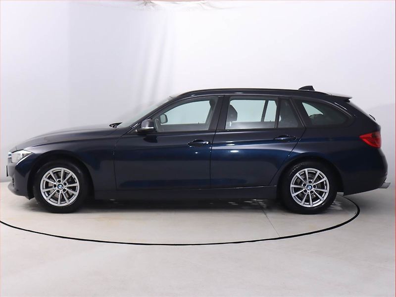 BMW Řada 3 (2013) 320 d, Automat, Serv.kniha - fotka 3 z 23