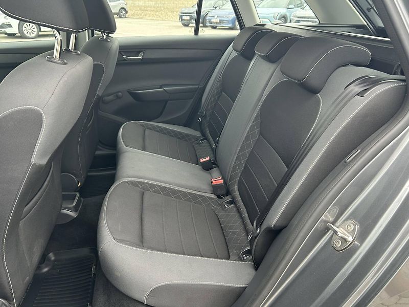 Škoda Fabia Tour Ambition 1,0TSI - fotka 8 z 23