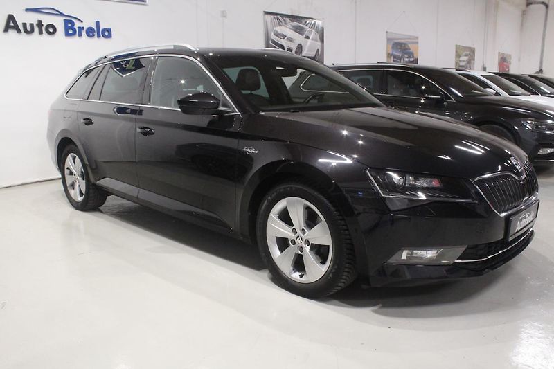 Škoda Superb (2019) 2.0TDI DSG L&K 4x4 Display - fotka 3 z 45