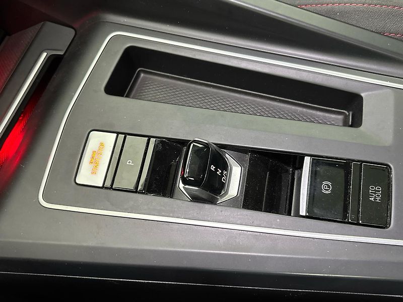 Volkswagen Golf GTI DSG - fotka 20 z 29