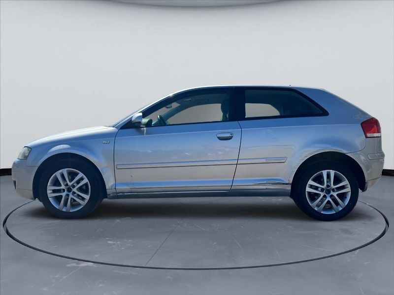 Audi A3 2,0 i Manuál - fotka 5 z 17