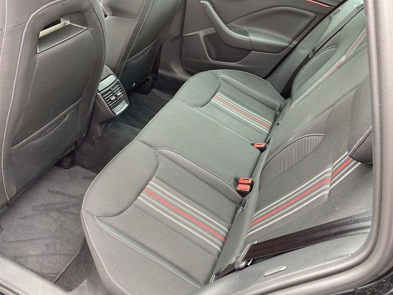 Škoda Kamiq (2025) 1.5 TSI DSG Monte Carlo - fotka 7 z 37