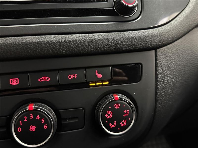 Volkswagen Tiguan 2,0 110kW 4X4 NAVI SERVIS TZ - fotka 24 z 41