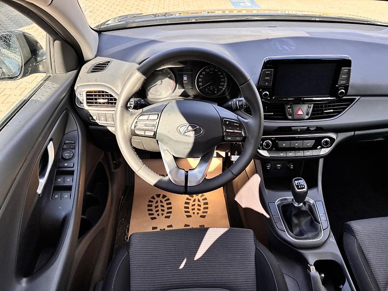 Hyundai i30 1.5DPi 81kW COMFORT ALU        - fotka 11 z 23
