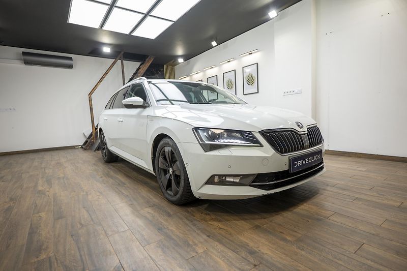 Škoda Superb 2.0 TDI 110 kW L&K - fotka 3 z 36