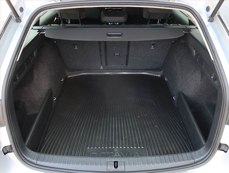 Škoda Octavia (2023) Ambition 2.0 TDI - fotka 13 z 18