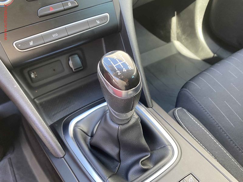 Renault Mégane (2018) 1.6 SCe, ČR, AC, tempo, park - fotka 15 z 16