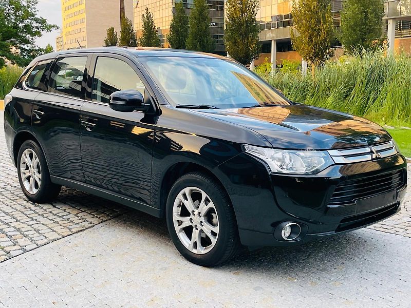 Mitsubishi Outlander 2.0i 1.MAJITEL KAMERA TAŽNÉ - fotka 8 z 43