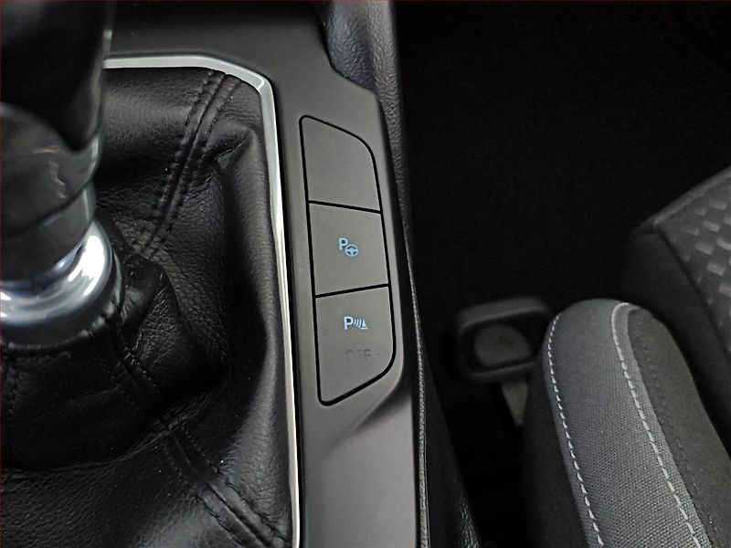 Ford Focus (2020) 1.5 EcoBlue, Navi, Tempomat - fotka 17 z 19