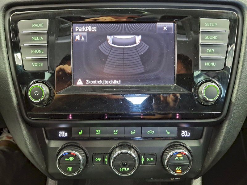 Škoda Octavia (2015) Combi Scout 4x4 2,0TDi 110kW - fotka 21 z 31