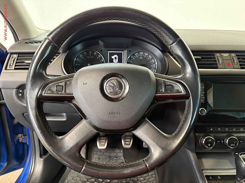 Škoda Octavia (2013) 1.6 TDi, AC, výhřev sed. - fotka 14 z 14