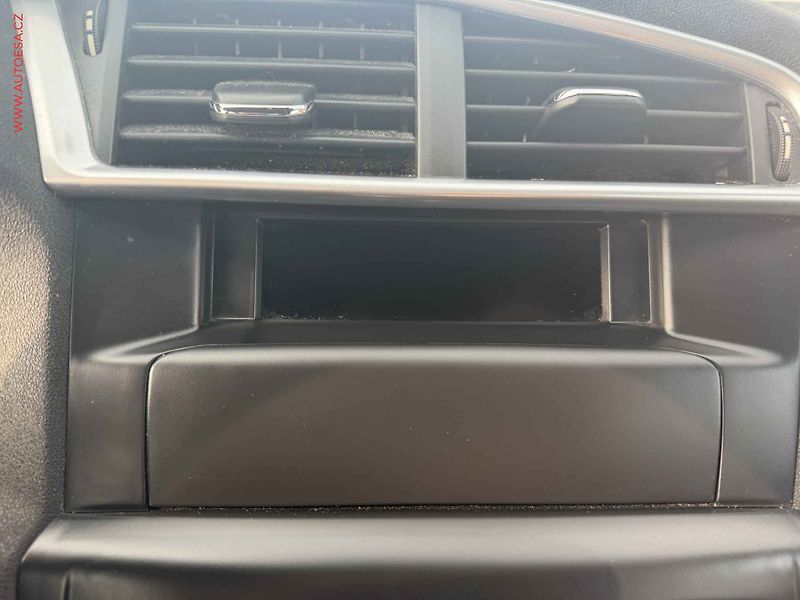 Citroën C4 (2013) 1.6i - fotka 13 z 15