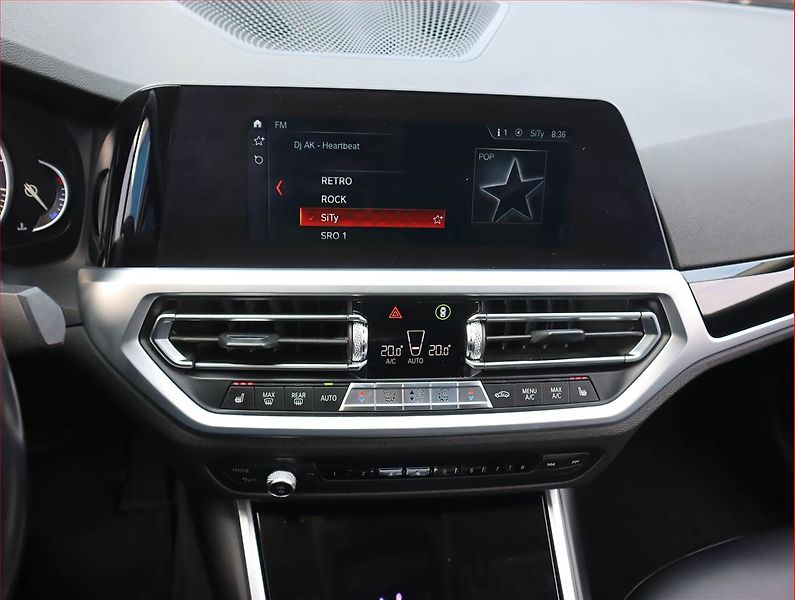 BMW Řada 3 (2019) 320 d xDrive - fotka 12 z 21