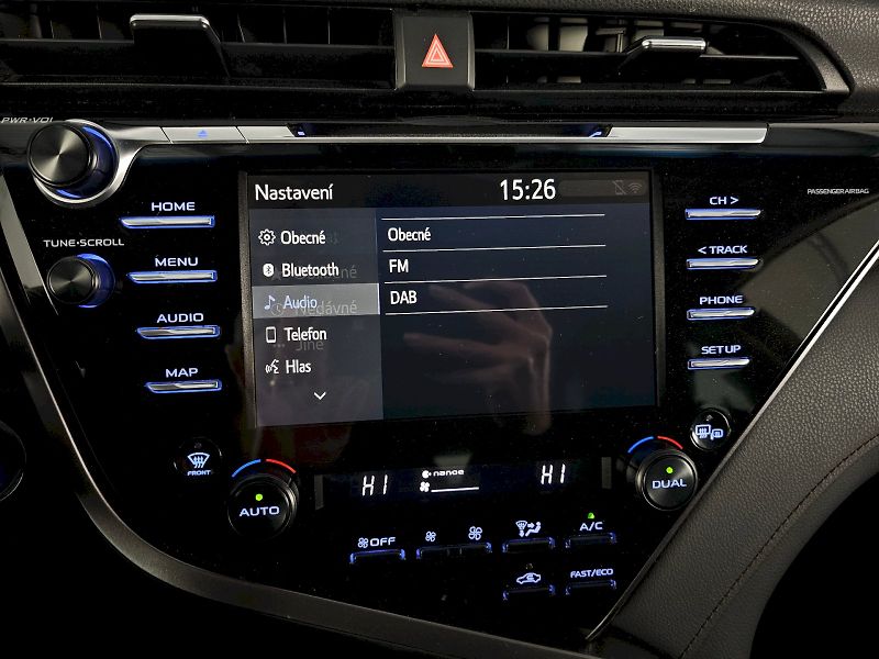 Toyota Camry (2019) 2.5HEV EXECUTIVE - fotka 16 z 29