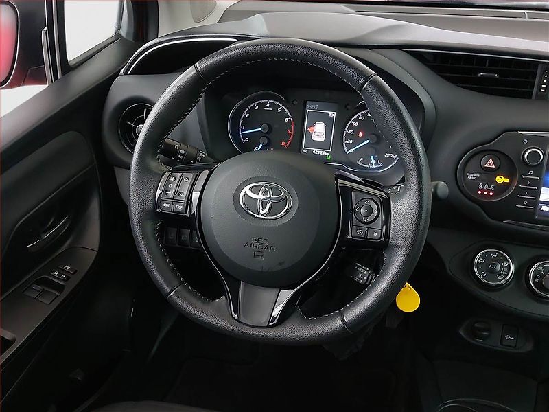 Toyota Yaris (2018) 1.5 Dual VVT-i, ČR,1.maj - fotka 15 z 19