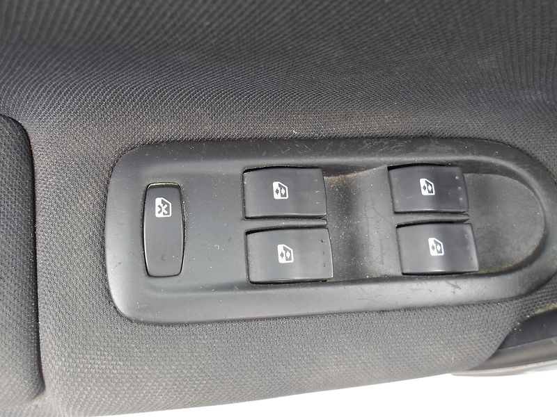 Renault Scénic 1,5DCi PĚKNÝ ! - fotka 15 z 26