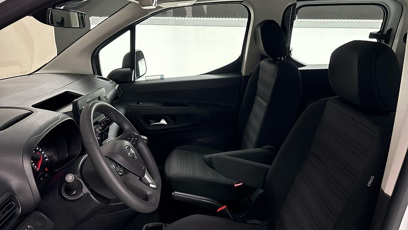 Opel Combo 1.5 CDTI  Edition Plus N1 - fotka 15 z 21