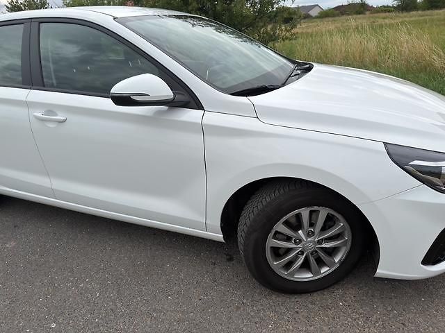 Hyundai i30 (2021) Hyundai i30 1.0 T-GDI 88 kW - fotka 4 z 18